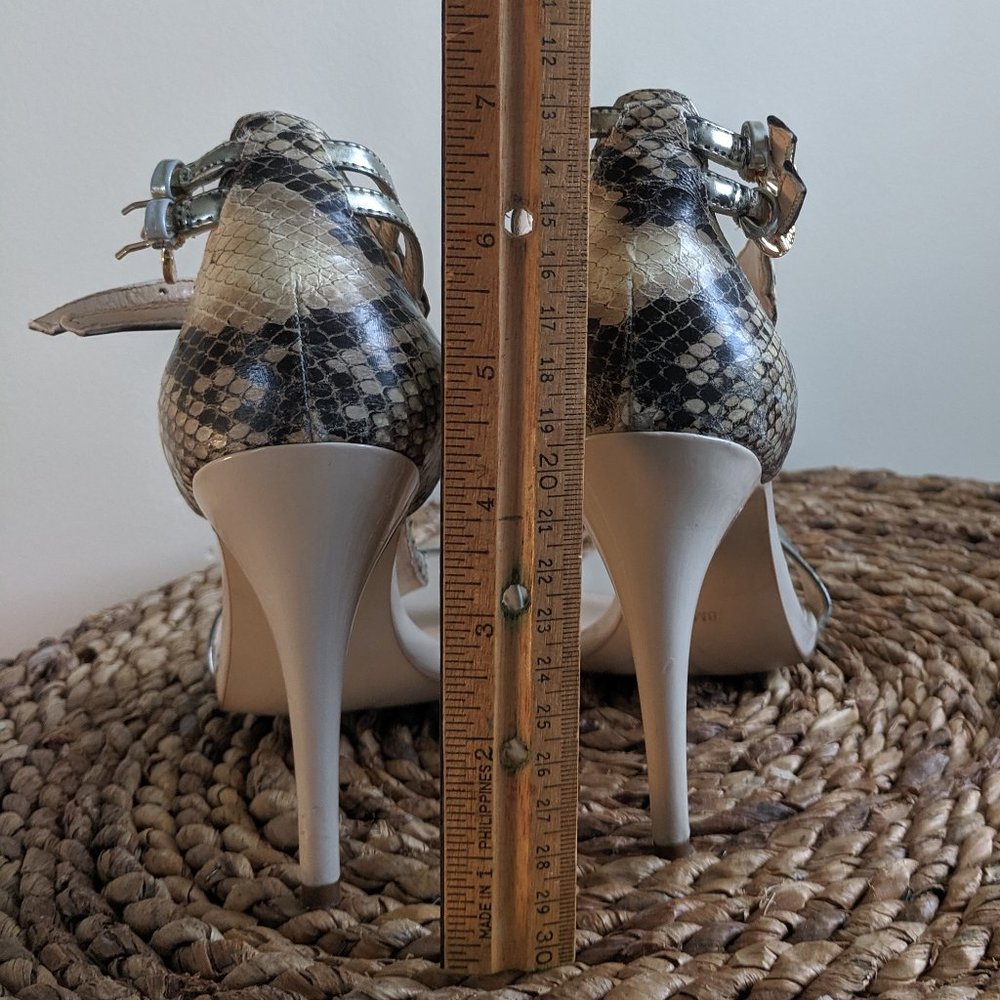 Guess Faux Python Heeled Sandals Sz8 - Picture 8 of 10